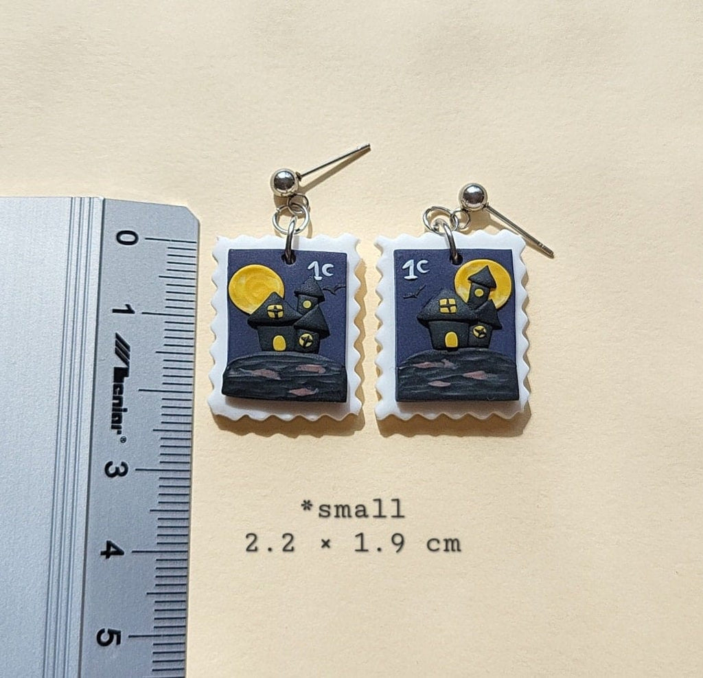 Boucles d'oreilles Maison Hantée • Boucles d'oreilles Château d'Halloween • Bijoux Effrayants • Argile Polymère