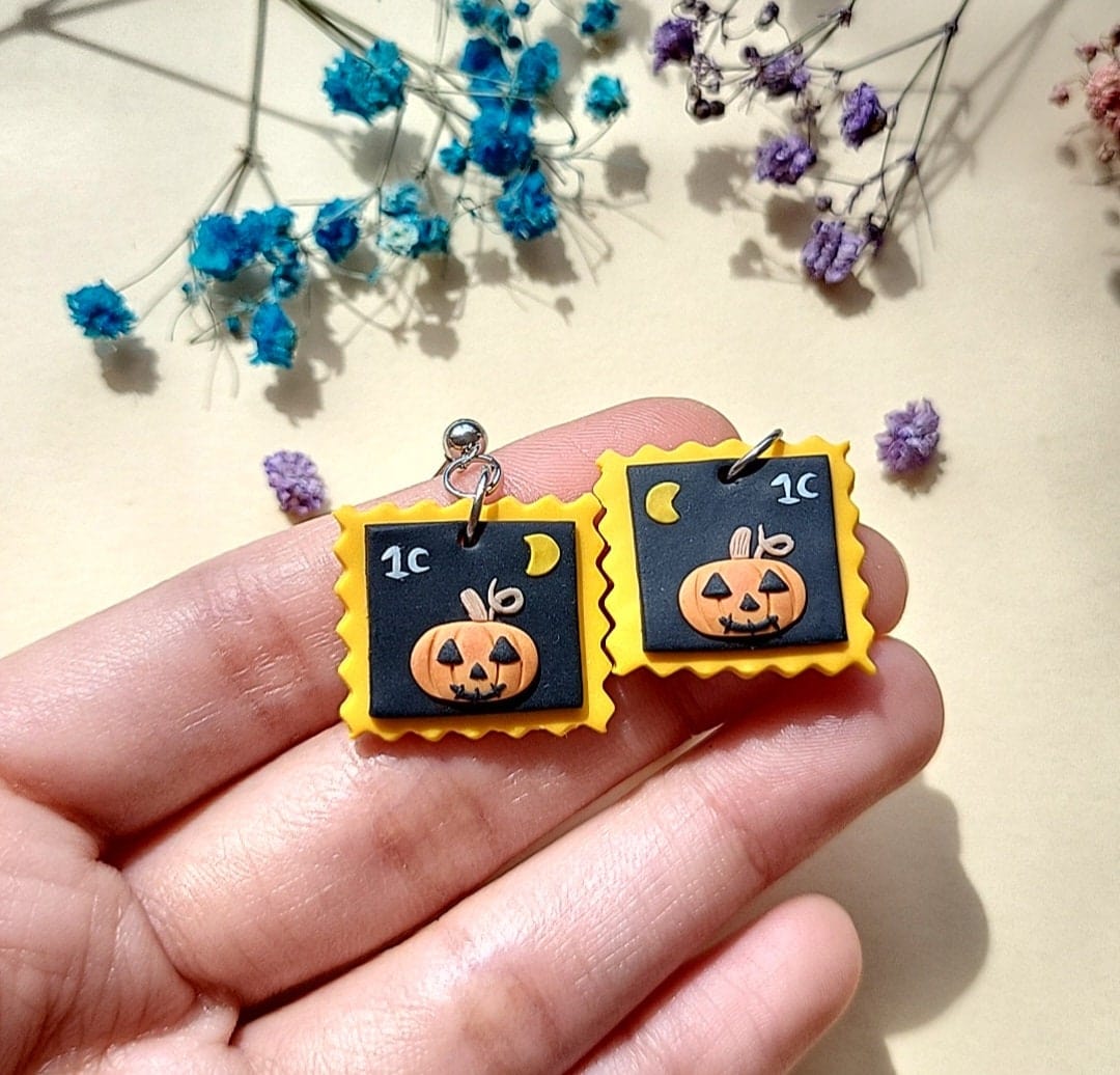 Boucles d'oreilles citrouille d'Halloween • Boucles d'oreilles mignonnes et effrayantes • Bijoux en pâte polymère • Cadeau fait main pour elle