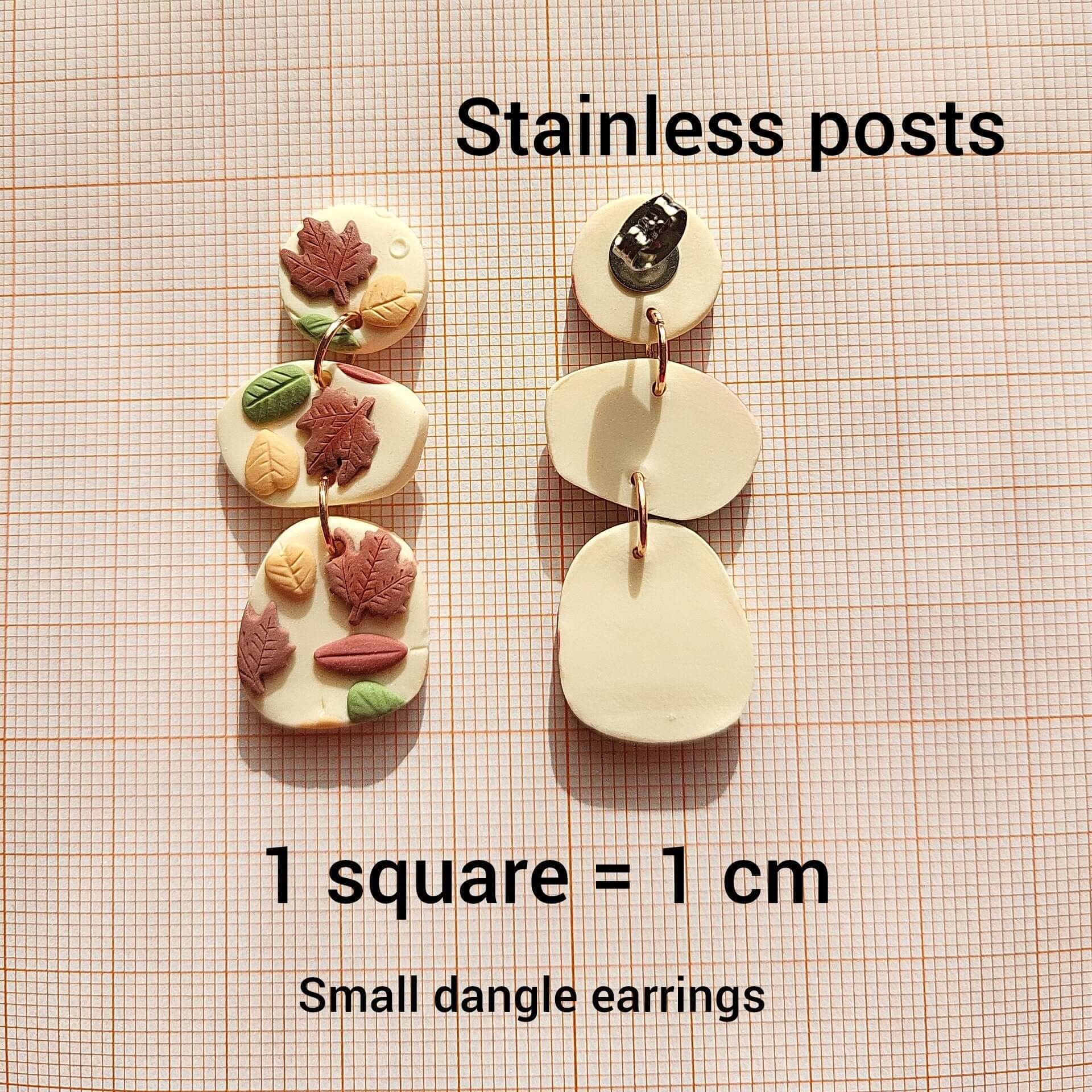 Boucles d'oreilles pendantes en argile d'automne, boucles d'oreilles colorées en forme de feuille d'automne, bijoux artisanaux en argile polymère, cadeau artisanal pour femmes