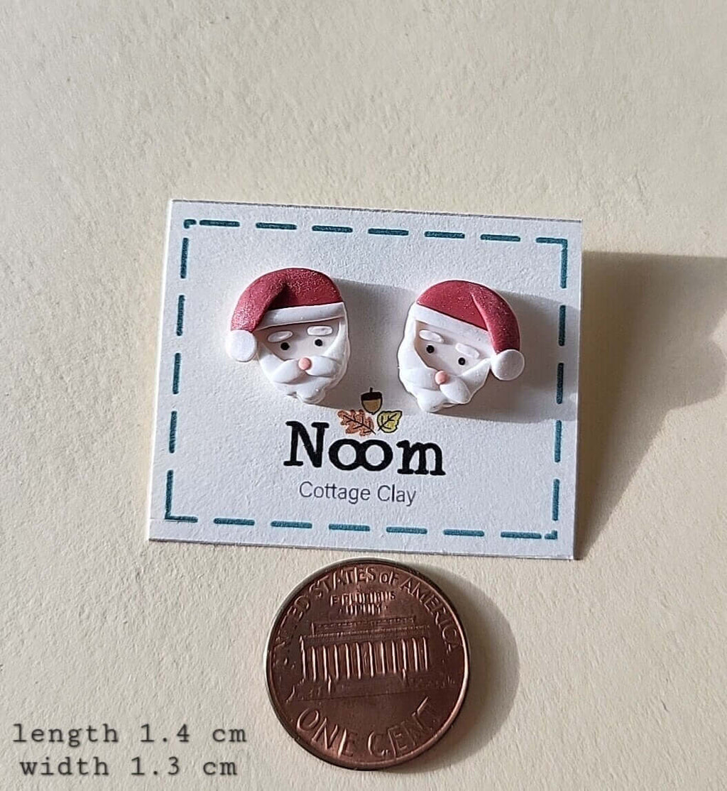 Boucles d'oreilles clous Père Noël, boucles d'oreilles de Noël, bijoux faits main en pâte polymère, cadeau de Noël pour elle