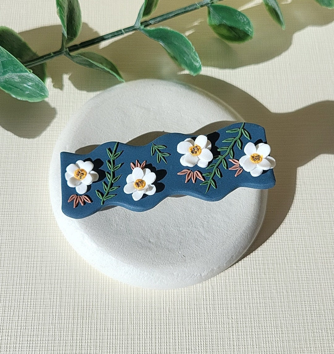 white flower hairclip