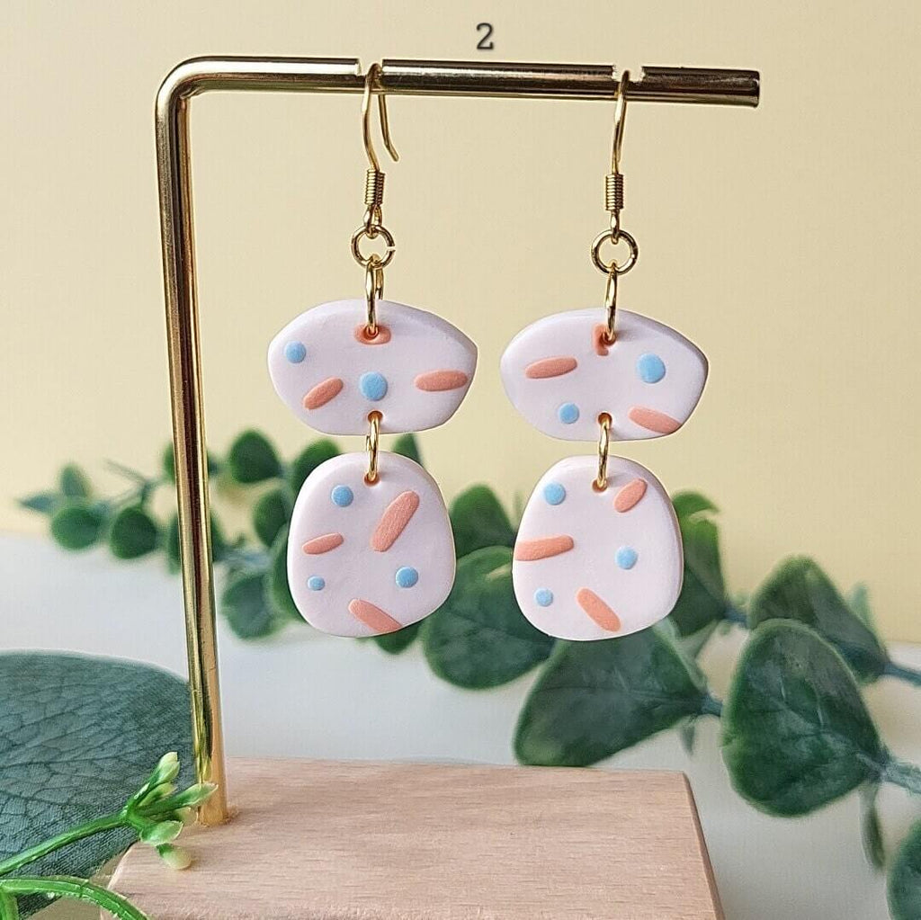 Boucles d'oreilles en argile polymère terrazzo pendantes • Bijoux faits main • Bijoux modernes et tendance
