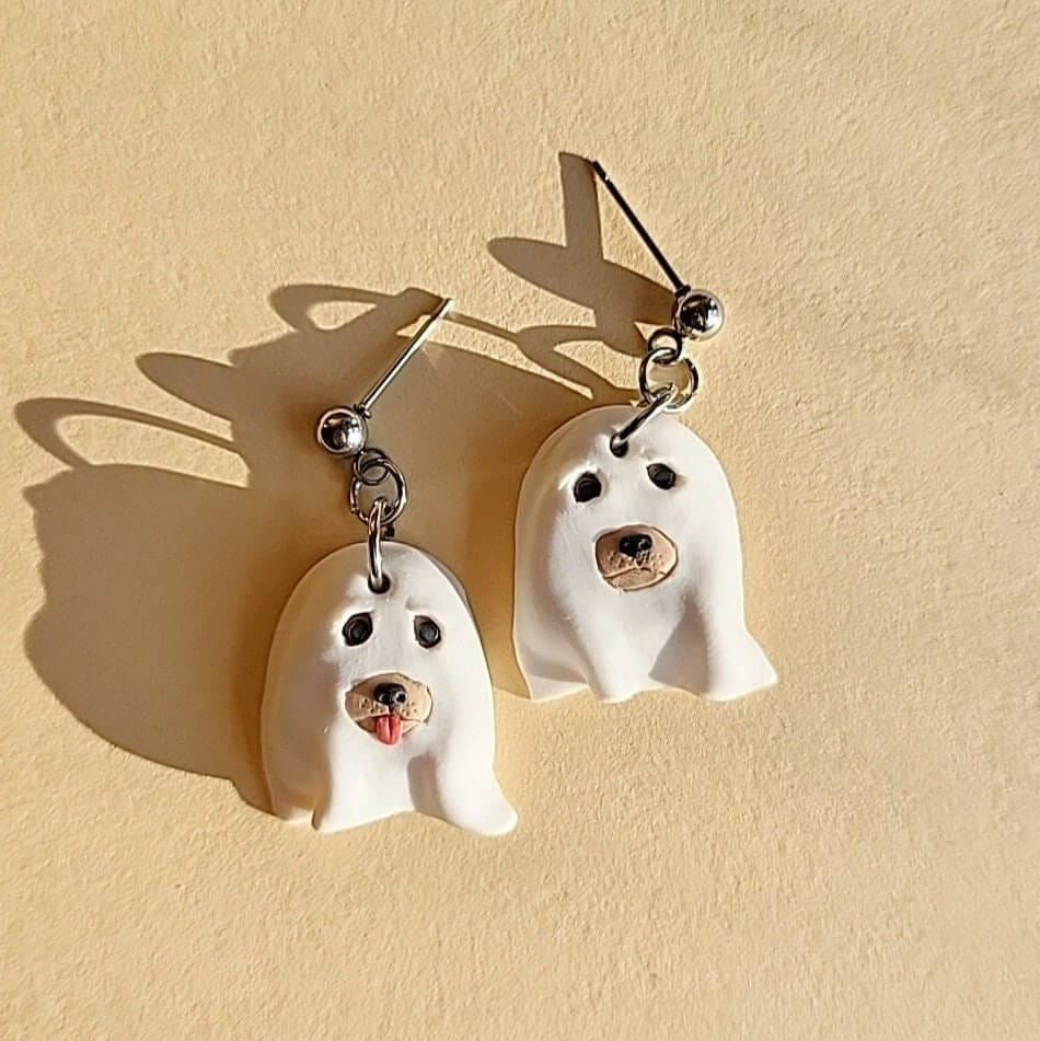 Pendientes divertidos de perro fantasma • Pendientes de Halloween • Joyas de arcilla polimérica • Regalos para ella