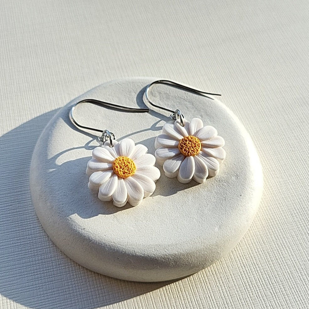 Daisy Earrings • Clay Floral Earrings • April Birth Flower Jewelry• Gift For Mom