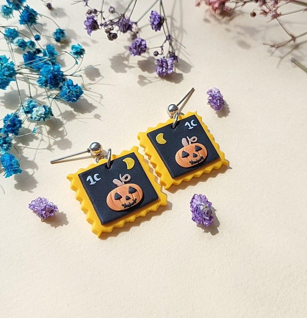 Boucles d'oreilles citrouille d'Halloween • Boucles d'oreilles mignonnes et effrayantes • Bijoux en pâte polymère • Cadeau fait main pour elle