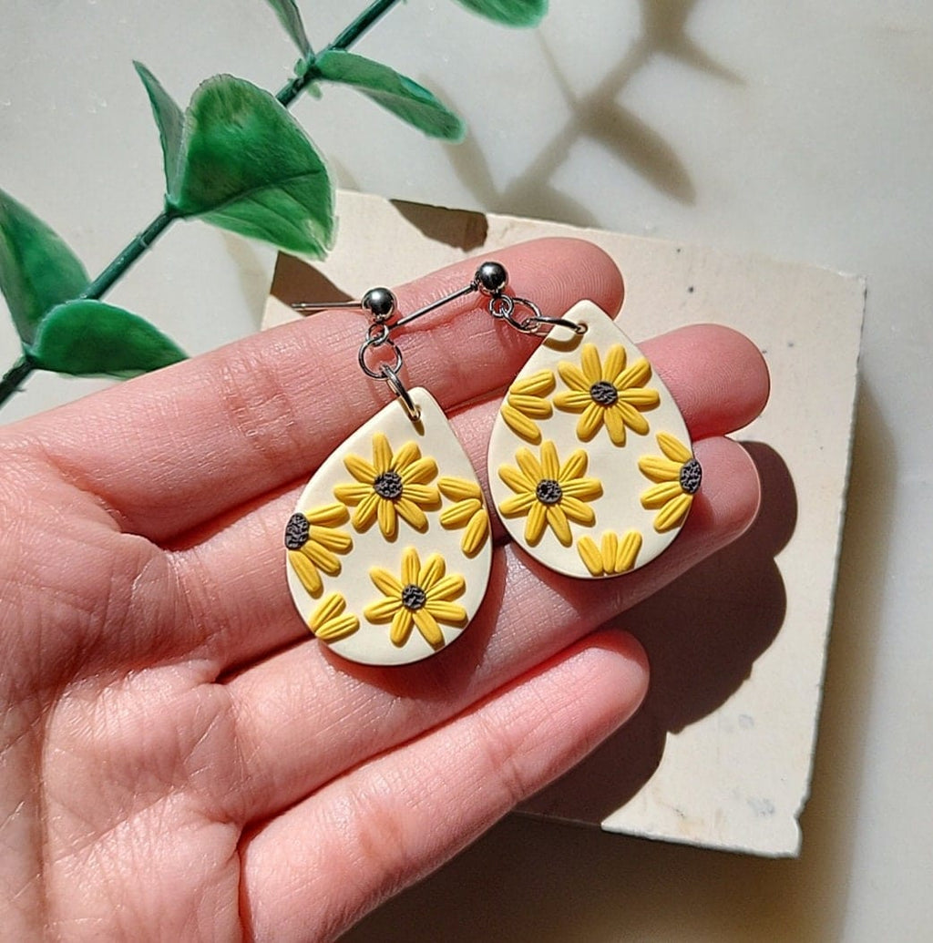 Boucles d'oreilles tournesol • Boucles d'oreilles florales jaunes • Boucles d'oreilles en argile polymère • Bijoux faits main • Boucles d'oreilles été printemps • Cadeau pour femmes