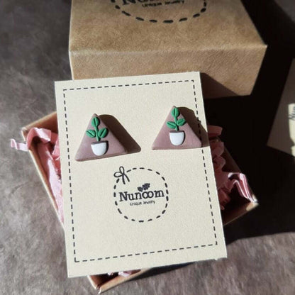 Niedliche Pflanzen-Ohrstecker, handgefertigter Schmuck aus Polymer Clay