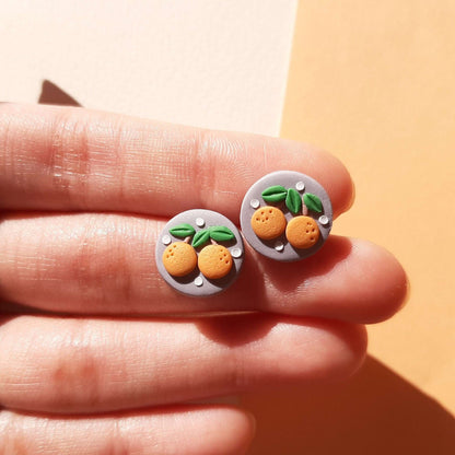 Orange Ohrstecker, handgefertigter Fruchtschmuck, Ohrstecker aus Polymer Clay, hübsch und niedlich