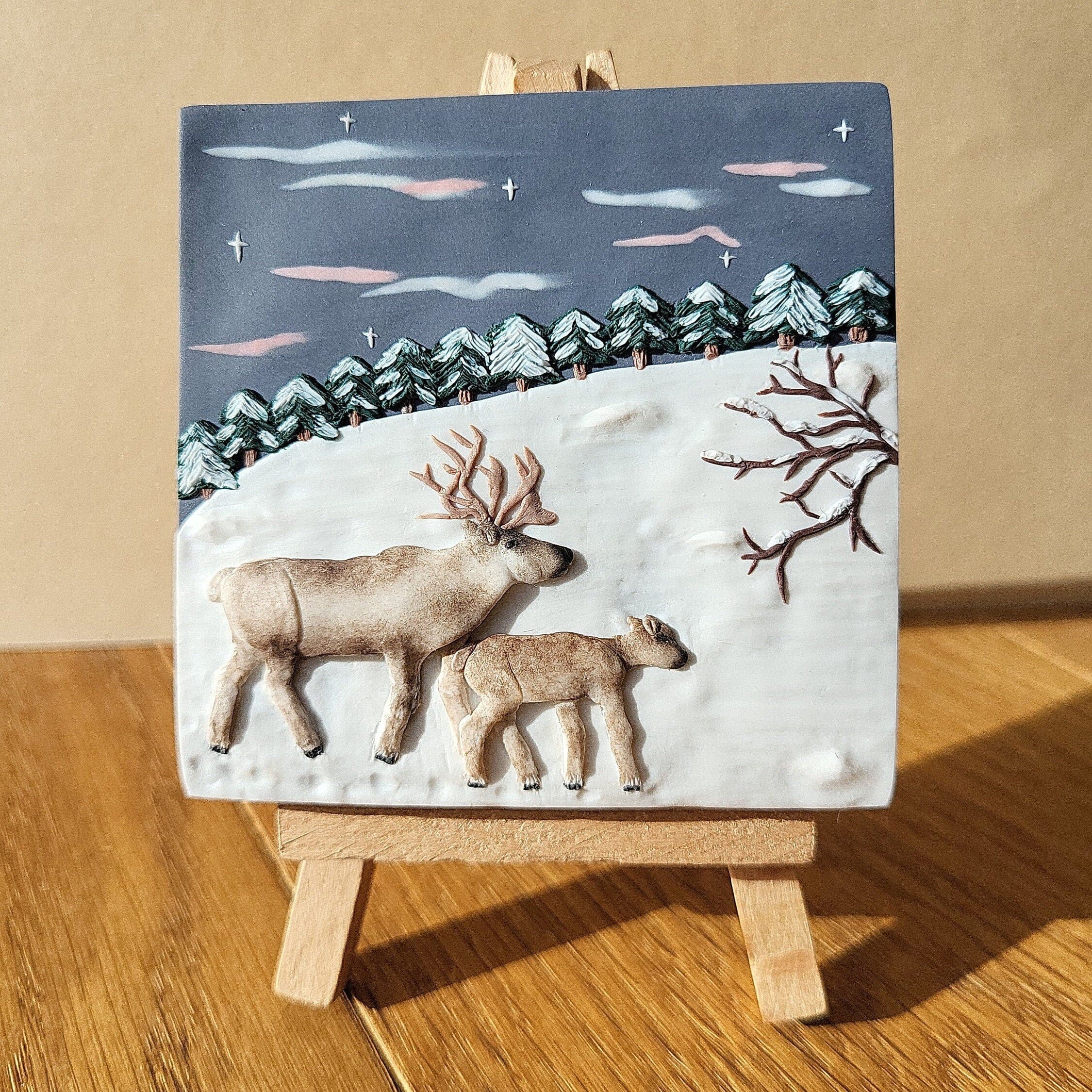 Art mural de renne sur mini toile • Décor de maison paysage neige d'hiver • Art en argile polymère sculpté à la main • Cadeau de pendaison de crémaillère • Cadeau de Noël