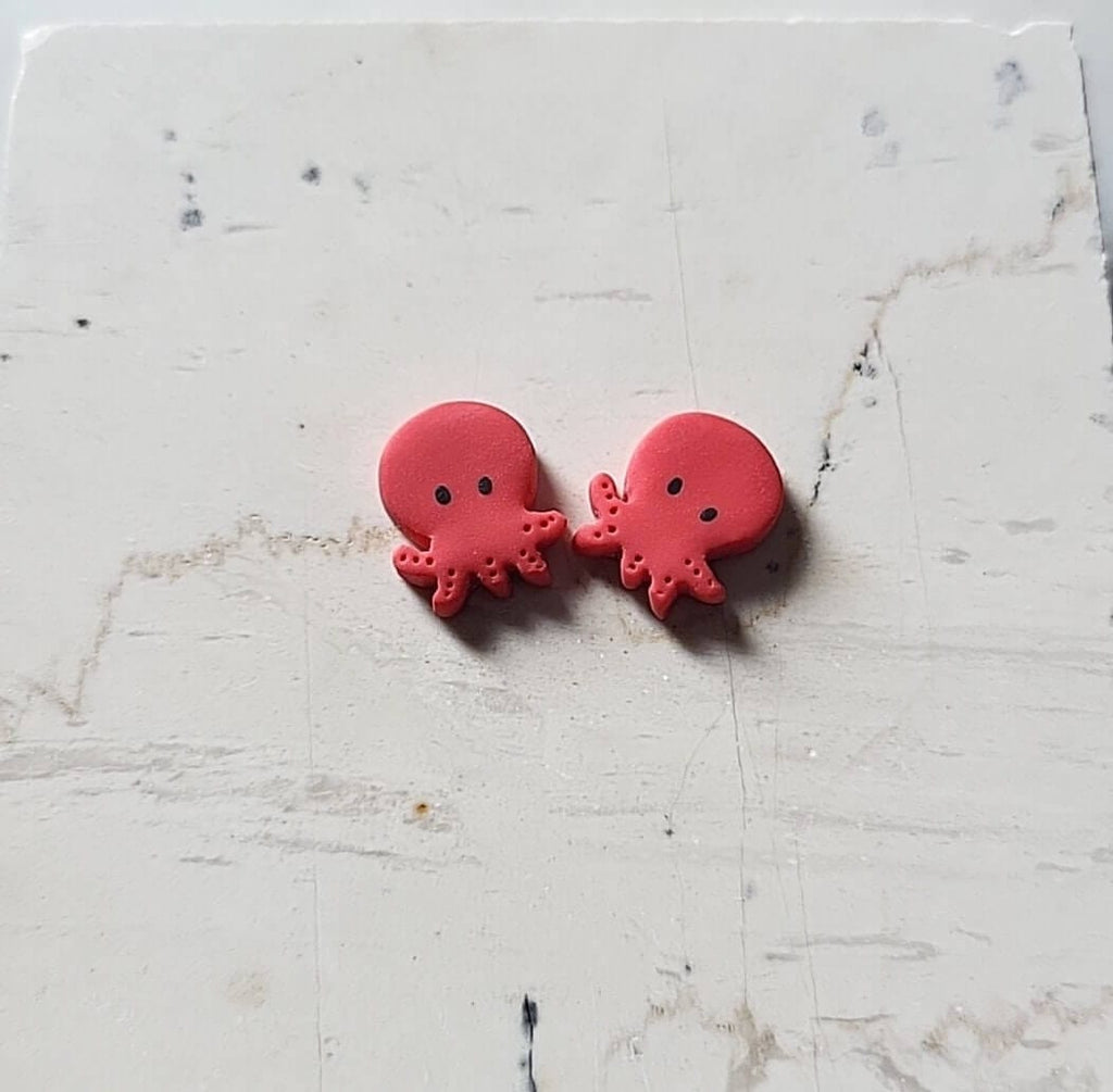 Boucles d'oreilles pieuvre, boucles d'oreilles calmar, bijoux créatures marines, joli cadeau de Noël pour elle, cadeau festif amusant pour les fêtes, petit cadeau pour bas de Noël
