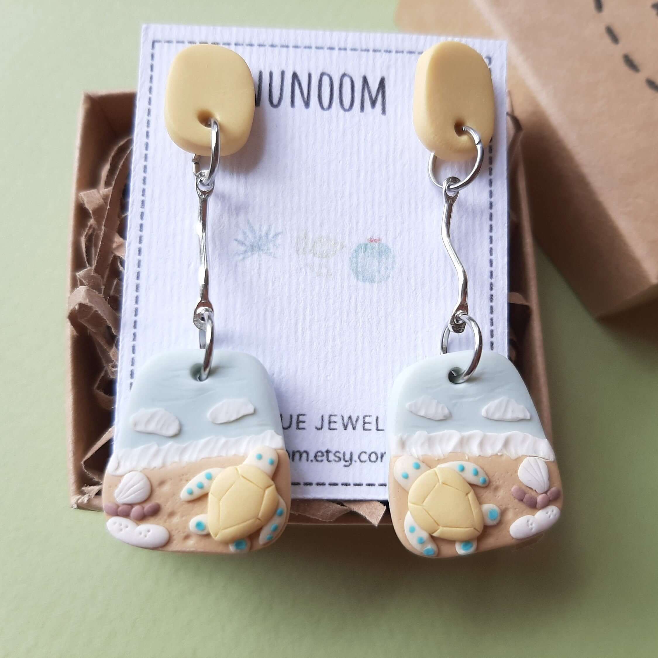 Boucles d'oreilles tortue de mer, boucles d'oreilles en argile, bijoux faits main, boucles d'oreilles pendantes et tombantes, mignonnes, inspirées par la nature