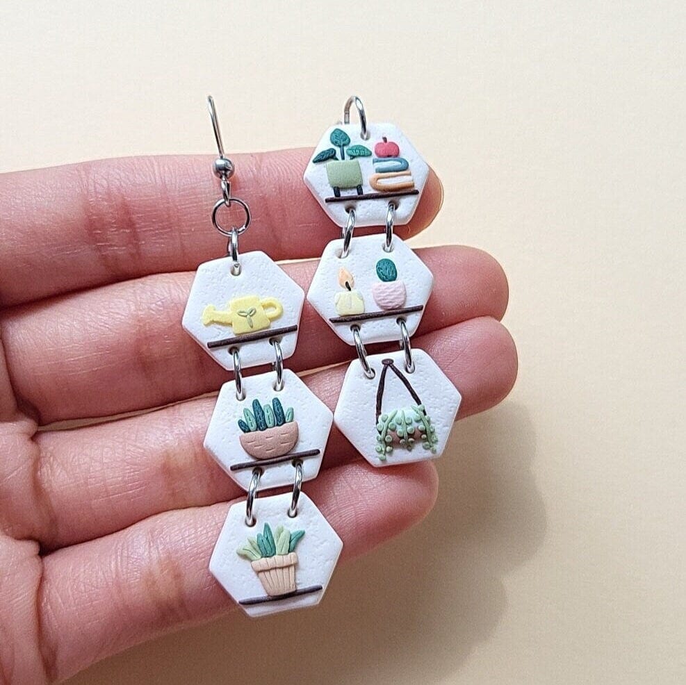 Petites boucles d'oreilles étagère à plantes pendantes - Boucles d'oreilles étagère à livres en argile polymère faites à la main