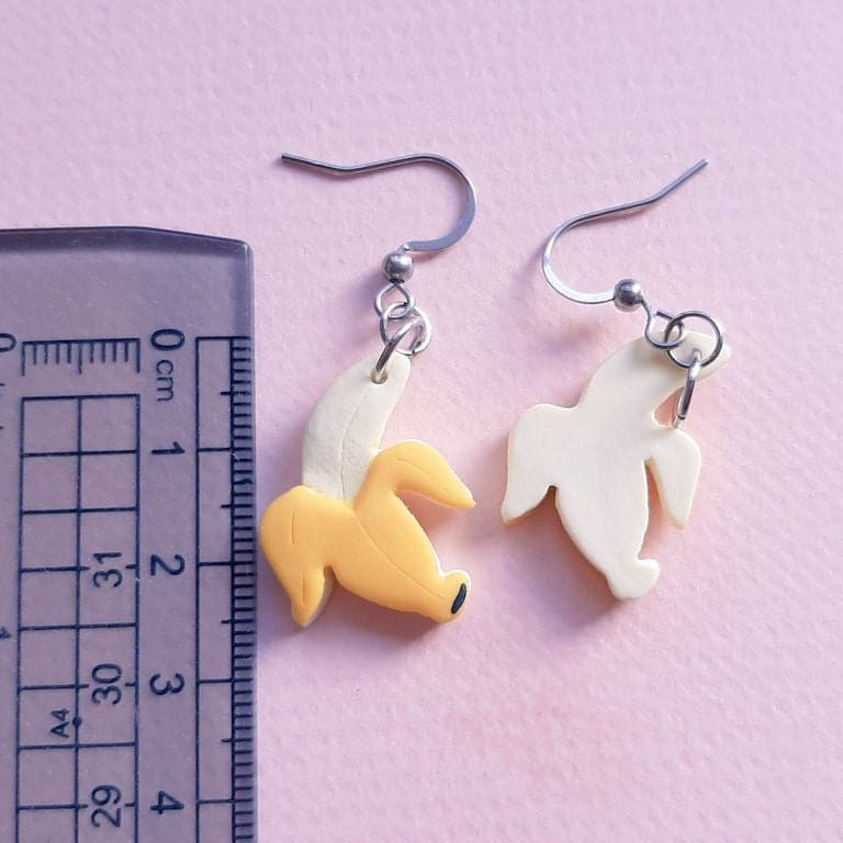 Kleine hängende Bananenohrringe, niedlicher handgemachter Fruchtschmuck