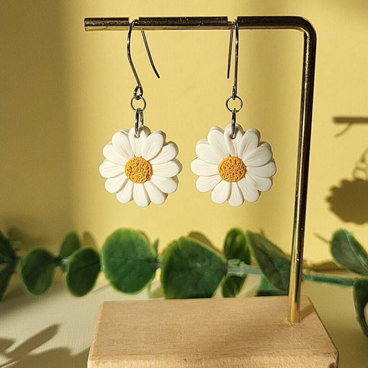 Daisy flower earrings