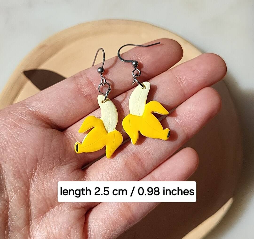 Kleine hängende Bananenohrringe, niedlicher handgemachter Fruchtschmuck
