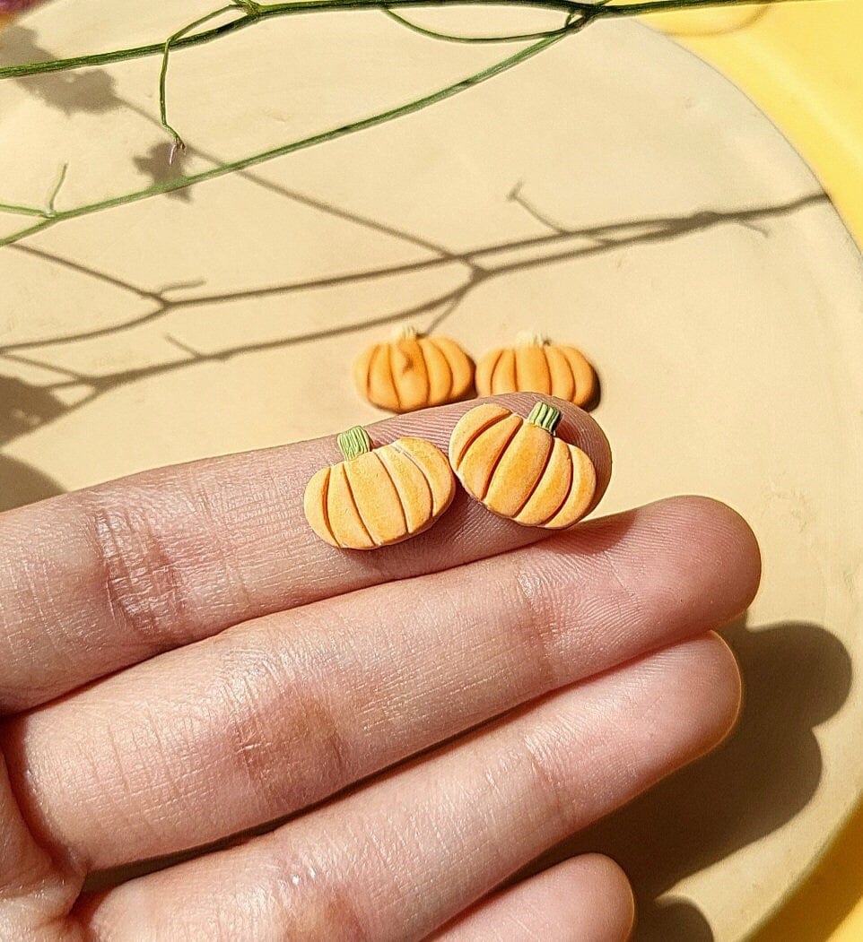 Boucles d'oreilles citrouille • Mignonnes et amusantes • Cadeau pour elle • Bijoux en pâte polymère • Automne • Halloween