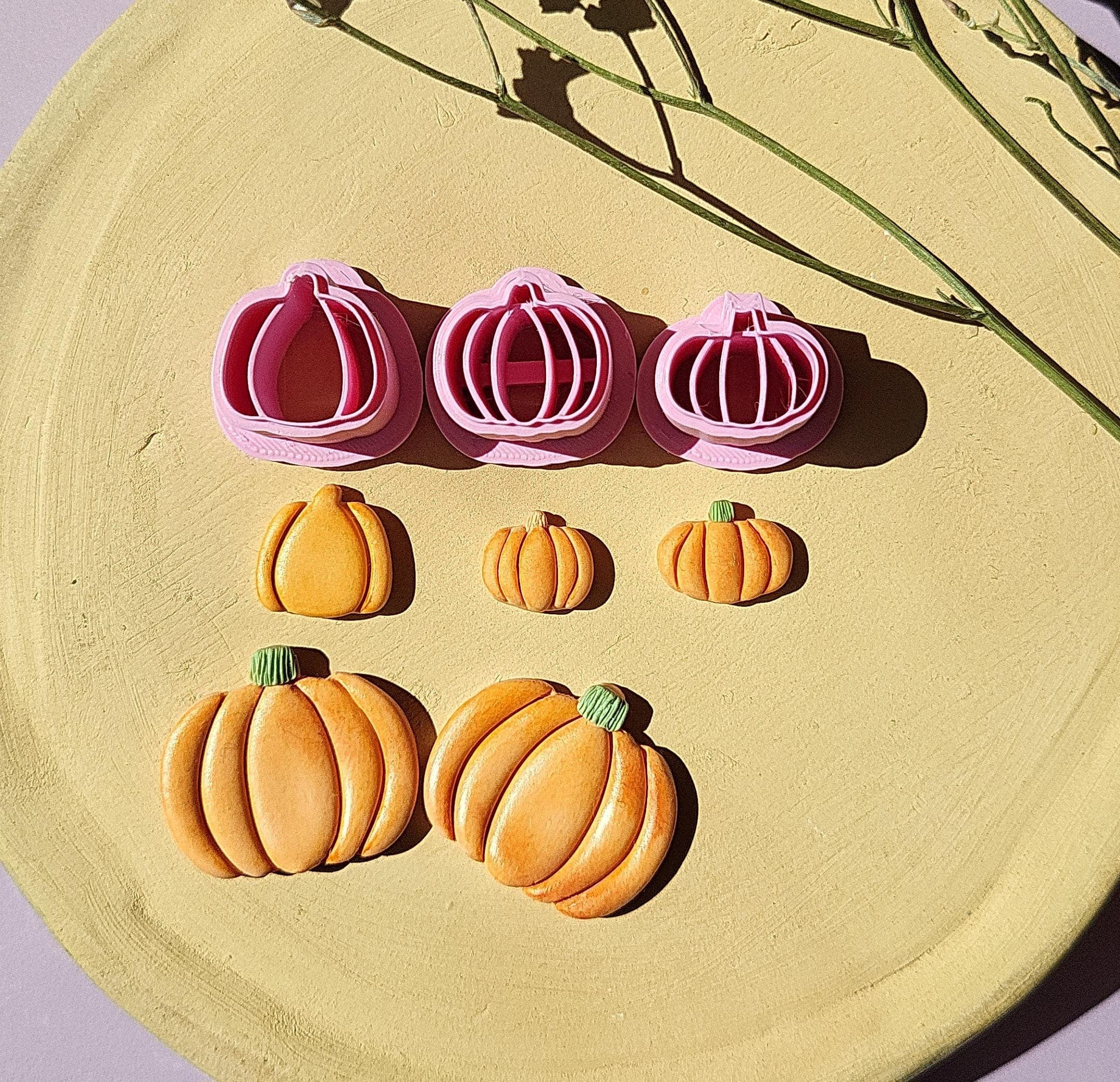 Emporte-pièce en argile polymère citrouille • Mignon emporte-pièce en argile embossé citrouille d'automne • 1/2 pouces • 2 cm • Emporte-pièce tranchant • Halloween • Automne