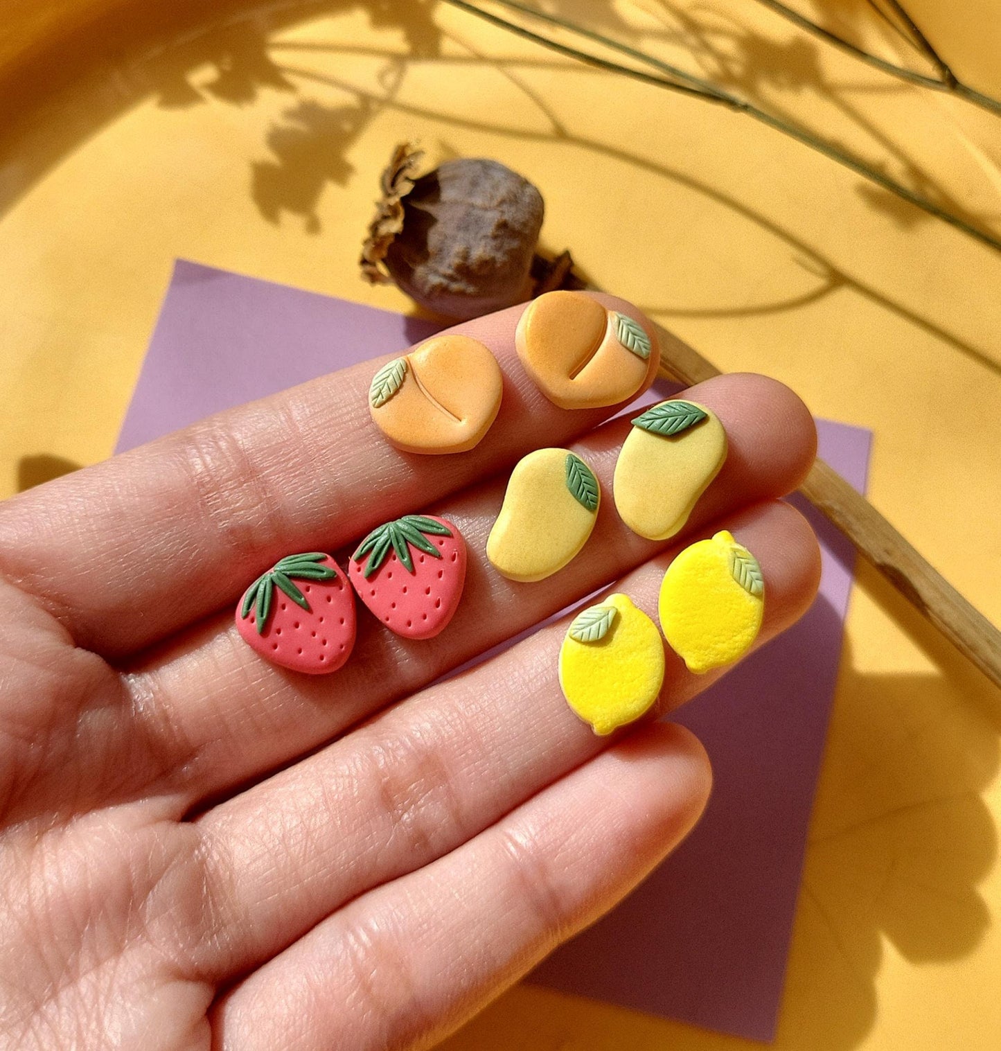 Lindos aretes de frutas • Paquete de aretes de frutas de arcilla • Fresa • Limón • Melocotón • Mango • Divertidos • De moda • Joyas de verano