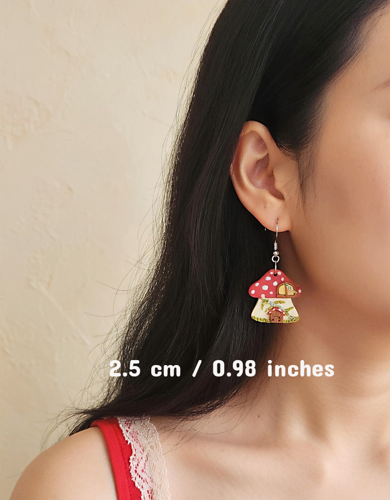 Handmade cottagecore mushroom house earrings polymer clay - Rankų darbo auskarai su grybu