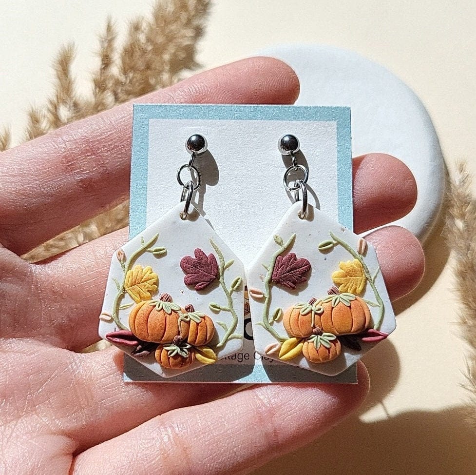 Cute pumpkin polymer clay earrings - Rankų darbo auskaras su moliūgu ir gėle