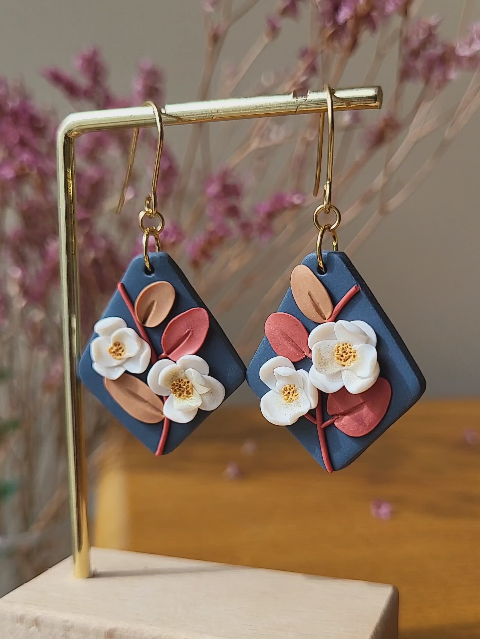 Pendientes hechos a mano de flor de sakura - Joyería de flor de cerezo de arcilla polimérica
