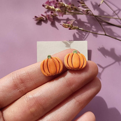 Pumpkin stud earrings polymer clay - Rankų darbo auskarai smeigtukai „Moliūgas“ iš polimerinio molio.
