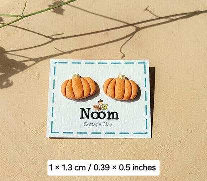 Pumpkin stud earrings