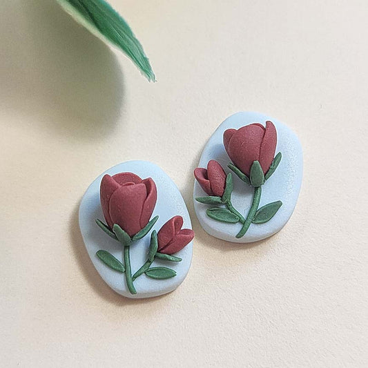 Cute small red tulip stud earrings - Rankų darbo auskaras su raudonu tulpės žiedu