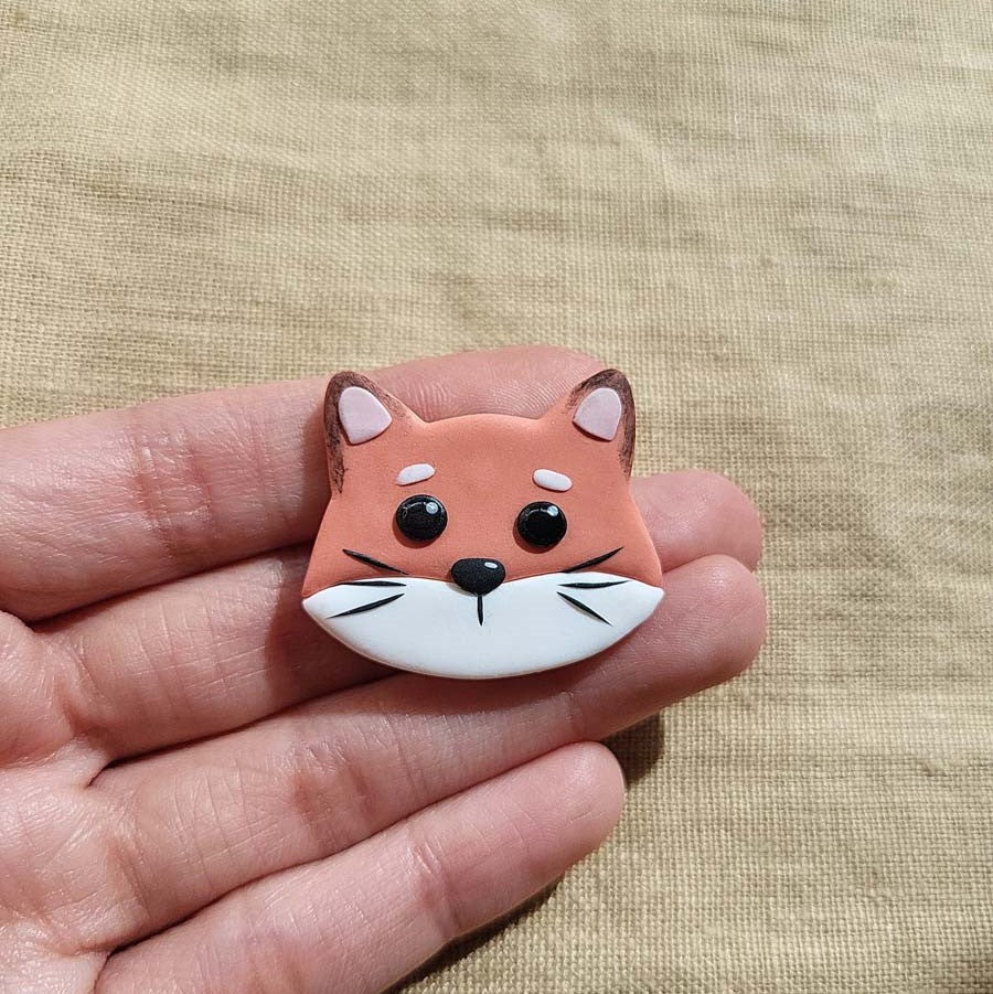 Cute red fox pin handmade gift - Rankų darbo sagė „Lapė“ 