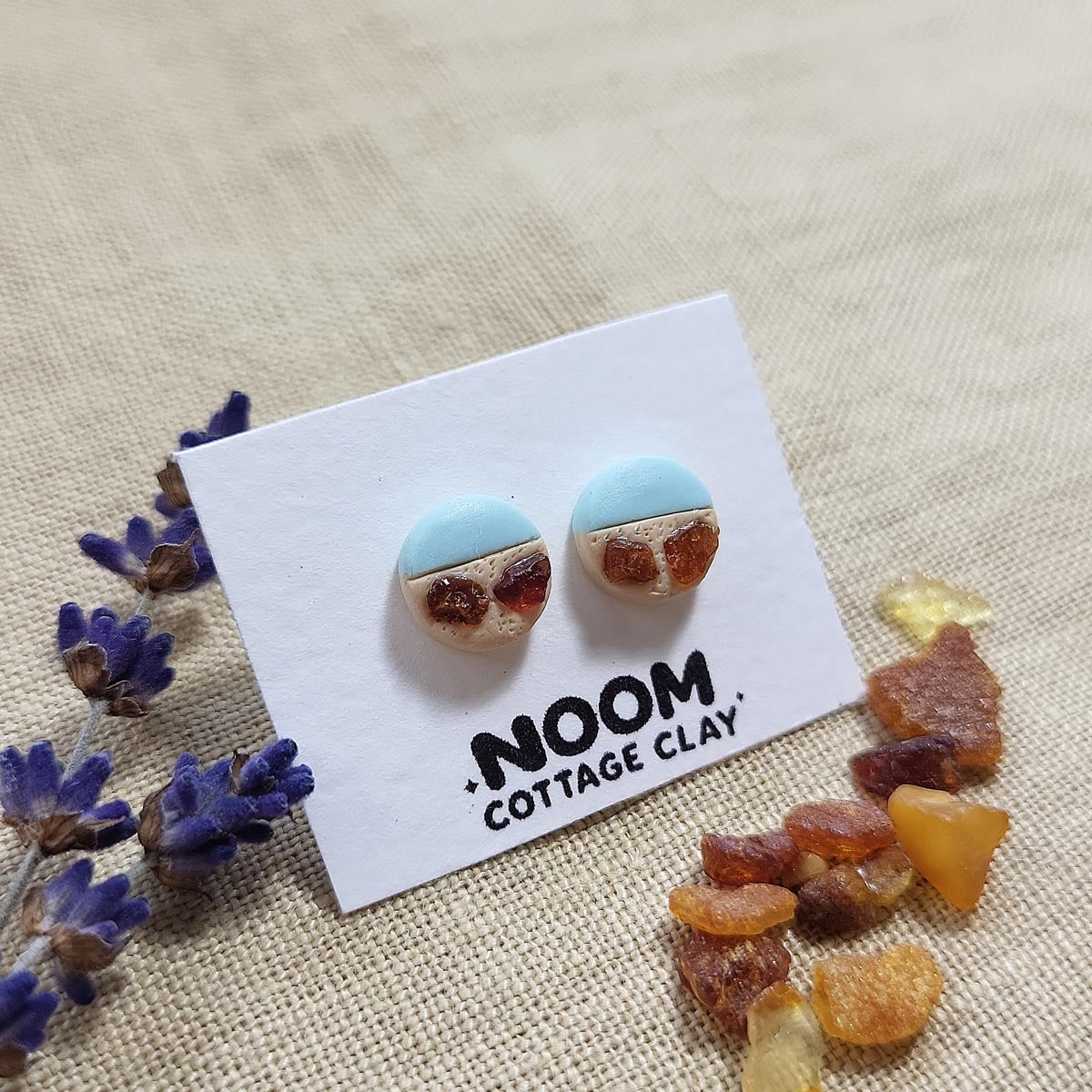 Small round amber stone stud earrings - Rankų darbo auskarai-smeigtukai „Gintaro gabalėliai“ 