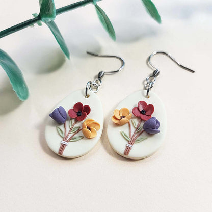 Dainty summer polymer clay flower earrings - Rankų darbo auskarai su gėlėmis