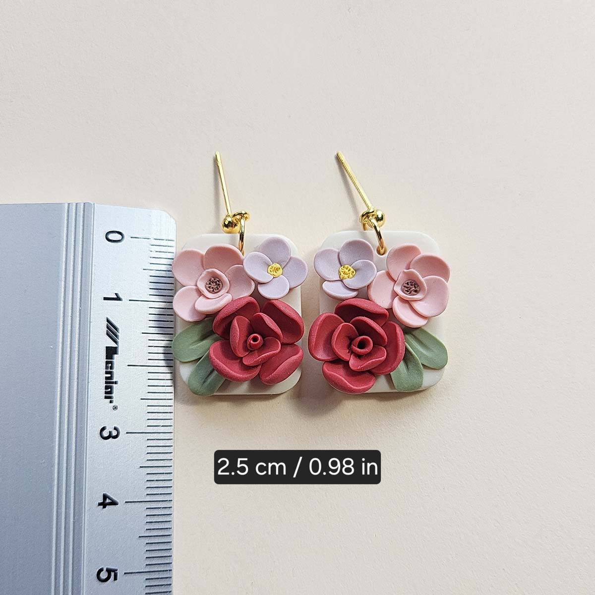 Handmade floral polymer clay earrings - Rankų darbo auskarai su gėlėmis
