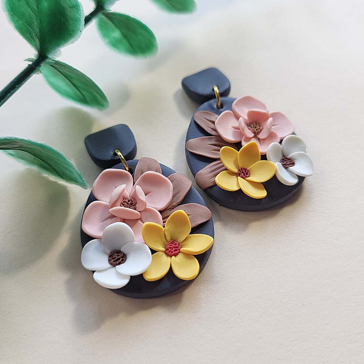 Cute floral polymer clay earrings handmade gift for her - Rankų darbo auskarai su gėlėmis