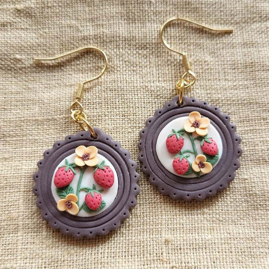 Strawberry polymer clay earrings - Rankų darbo auskarai su braškių motyvais
