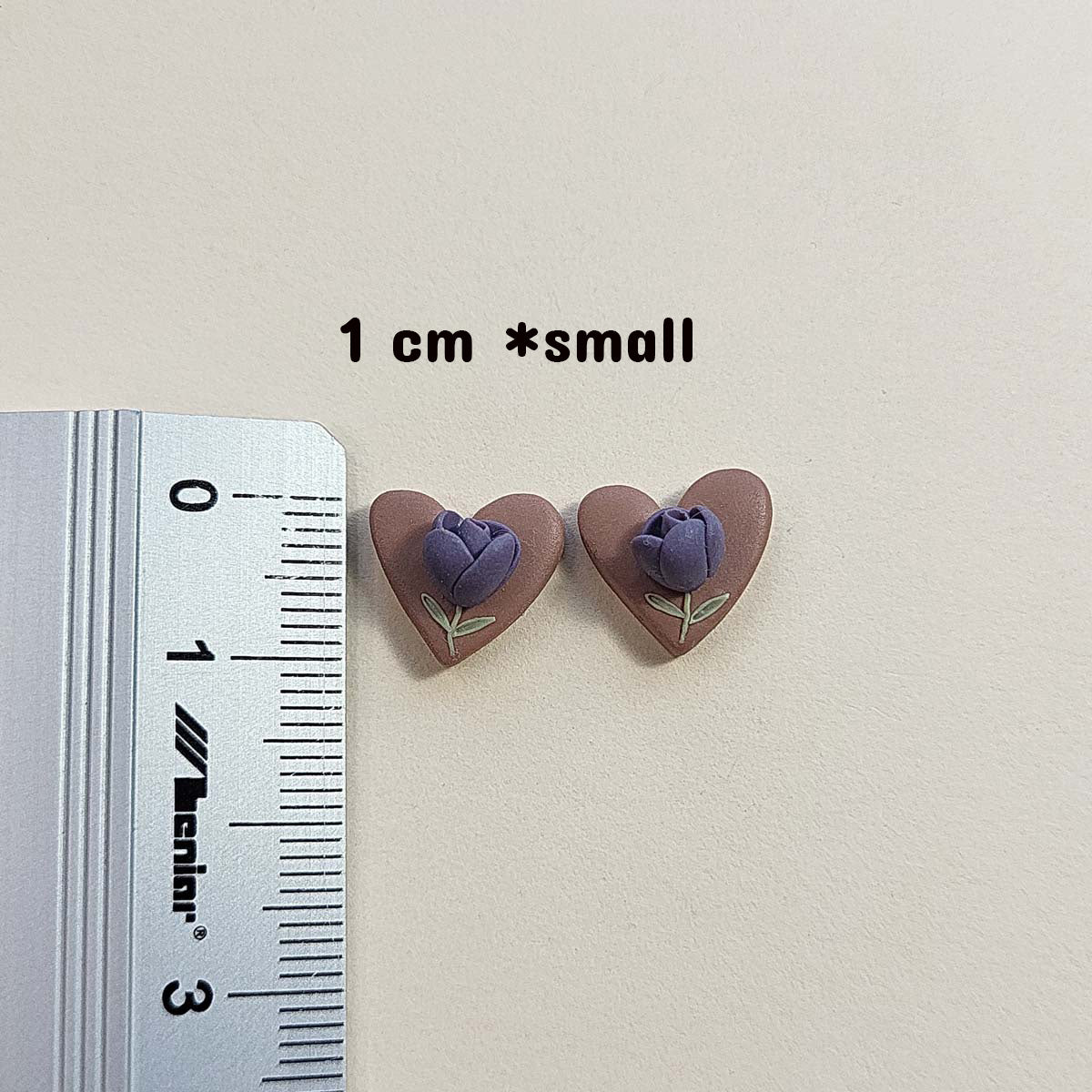 Purple Tulip stud earrings handmade - Rankų darbo auskarai su violetine tulpe