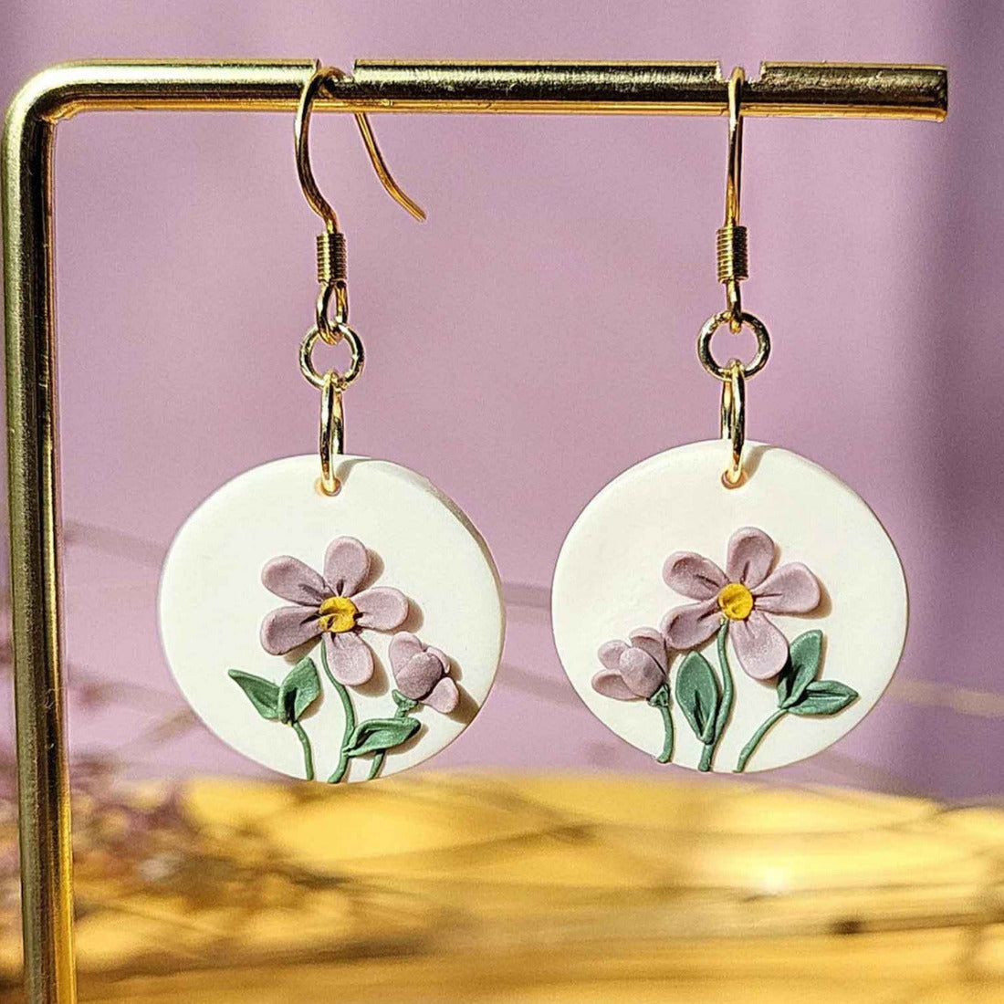 Violet flower earrings handmade polymer clay jewelry - Rankų darbo auskarai „Violetinė gėlė“