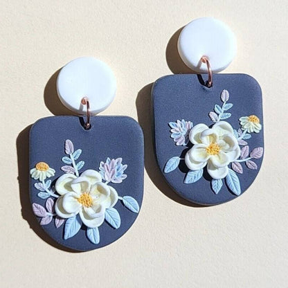 Dainty flower earrings - Rankų darbo auskarai „Gėlės“ iš polimerinio molio.