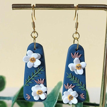 White fairy flower polymer clay earrings - Rankų darbo auskarai „Baltos gėlės“