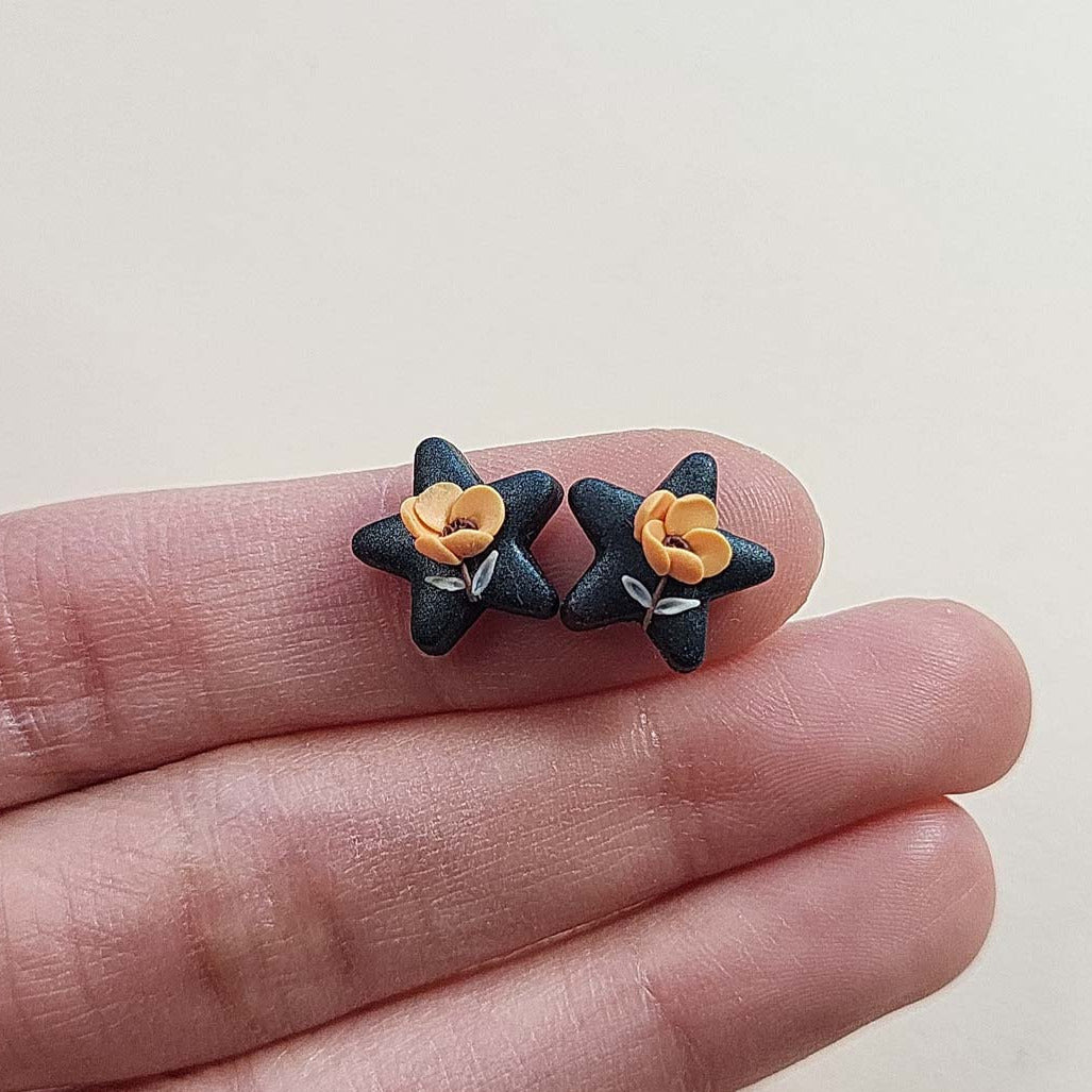 Cute handmade yellow flower stud earrings - Rankų darbo auskarai su geltona gėle